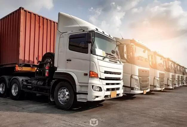 Sử dụng xe tải để vận chuyển máy móc thiết bị khi di dời